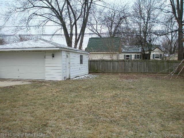 6576 Pardee Road Taylor, MI 48180 - Photo 5 of 18 YARD
