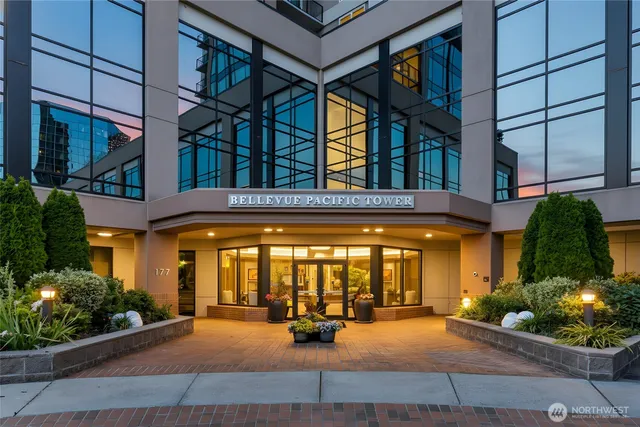$978,000 | 177 107th Avenue Northeast, Unit 720, Bellevue, WA 98004