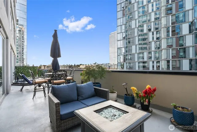 $978,000 | 177 107th Avenue Northeast, Unit 720, Bellevue, WA 98004