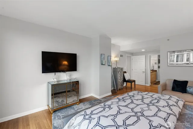 $978,000 | 177 107th Avenue Northeast, Unit 720, Bellevue, WA 98004