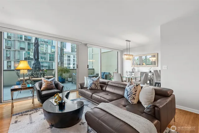 $978,000 | 177 107th Avenue Northeast, Unit 720, Bellevue, WA 98004