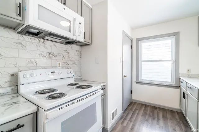 $135,000 | 3805 Monroe Street, Fort Wayne, IN 46806