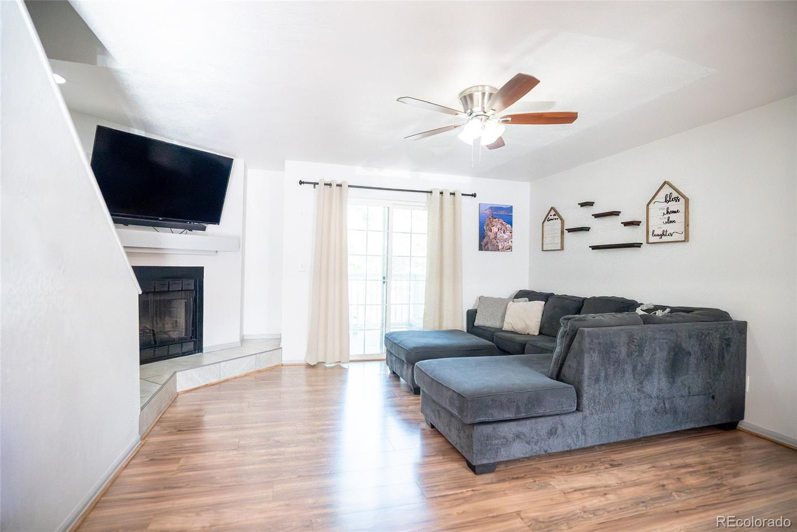 4107 South Rifle Way Aurora, CO 80013 - Photo 3 of 19