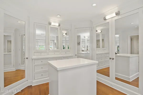 $6,995,000 | 105 Woodside Drive, Greenwich, CT 06830