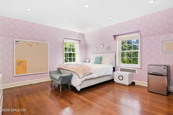 $6,995,000 | 105 Woodside Drive, Greenwich, CT 06830