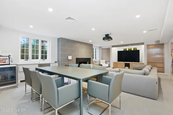 $6,995,000 | 105 Woodside Drive, Greenwich, CT 06830