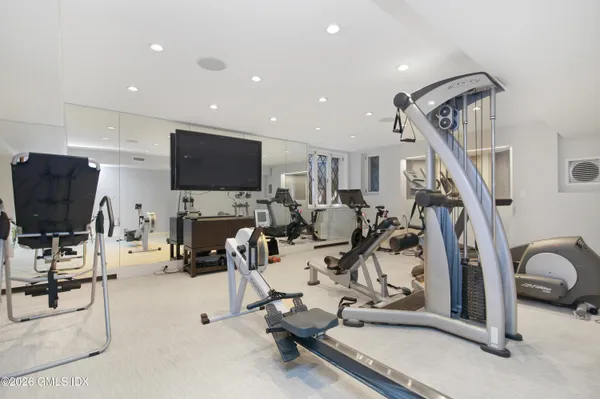 $6,995,000 | 105 Woodside Drive, Greenwich, CT 06830