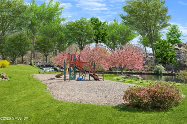 $6,995,000 | 105 Woodside Drive, Greenwich, CT 06830