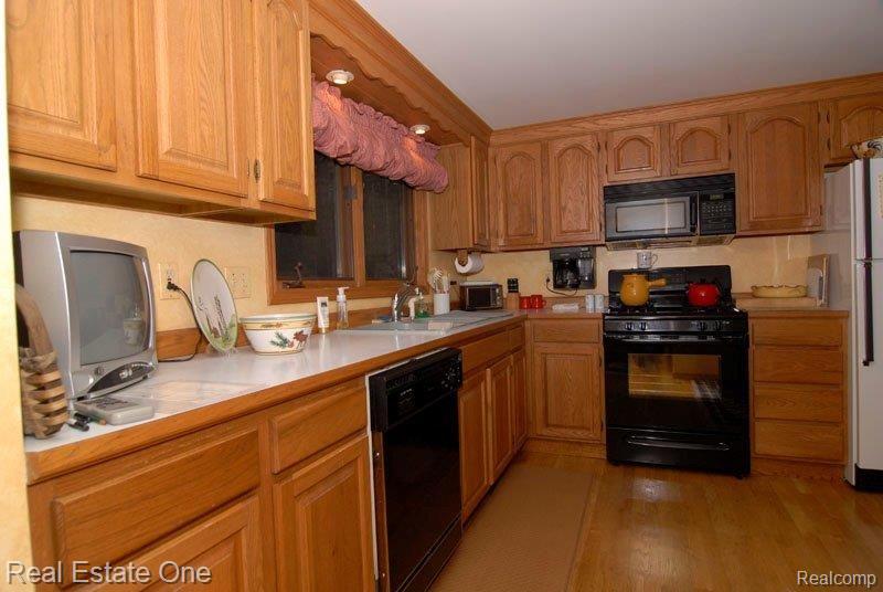 4289 Racoon Trail Lincoln, MI 48742 - Photo 11 of 25 Appliances Stay