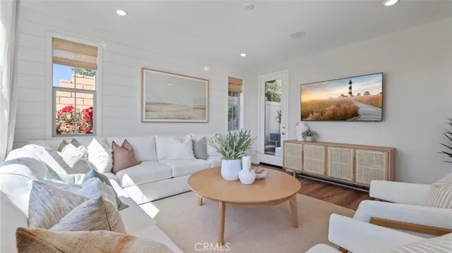 $1,009,990 | 732 Guy Turner Drive, Camarillo, CA 93010