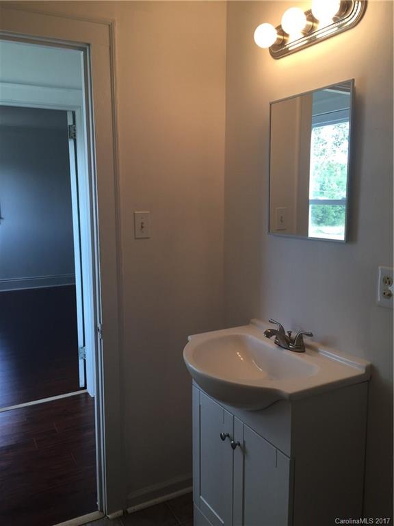 121 Antique Road Lincolnton, NC 28092 - Photo 5 of 11 Gallery Image 5