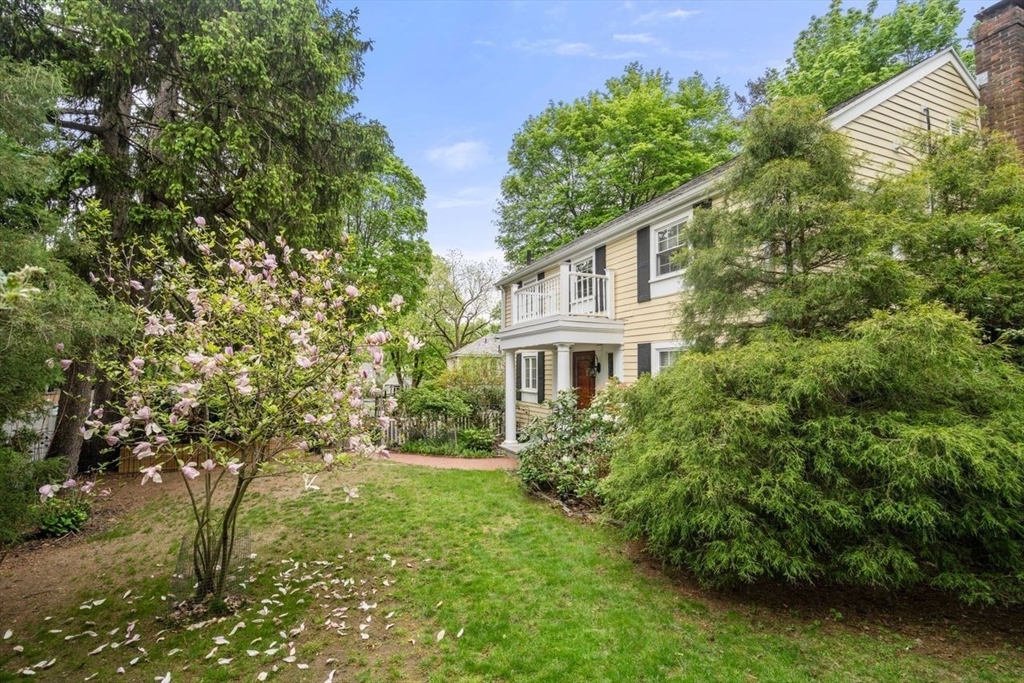 560 Worcester Street Wellesley, MA 02481 - Photo 2 of 29
