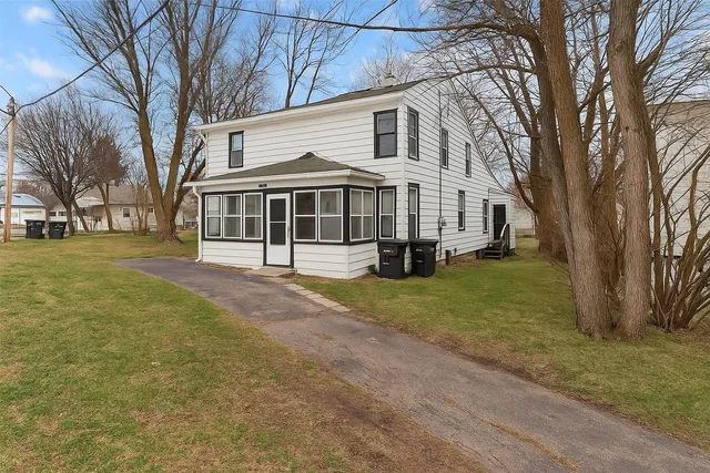 $389,900 | 1009 South 4th Street, Stoughton, WI 53589