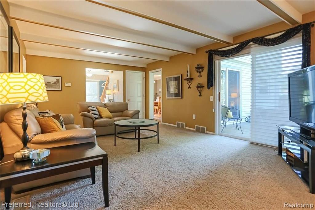 36133 Johnstown Road Farmington Hills, MI 48335 - Photo 14 of 49