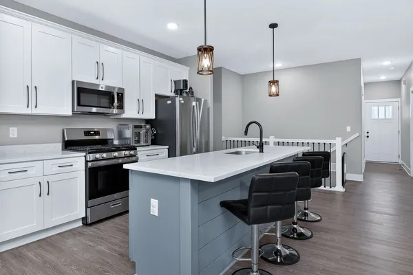 $325,000 | 507 Anjali Court, Sycamore, IL 60178