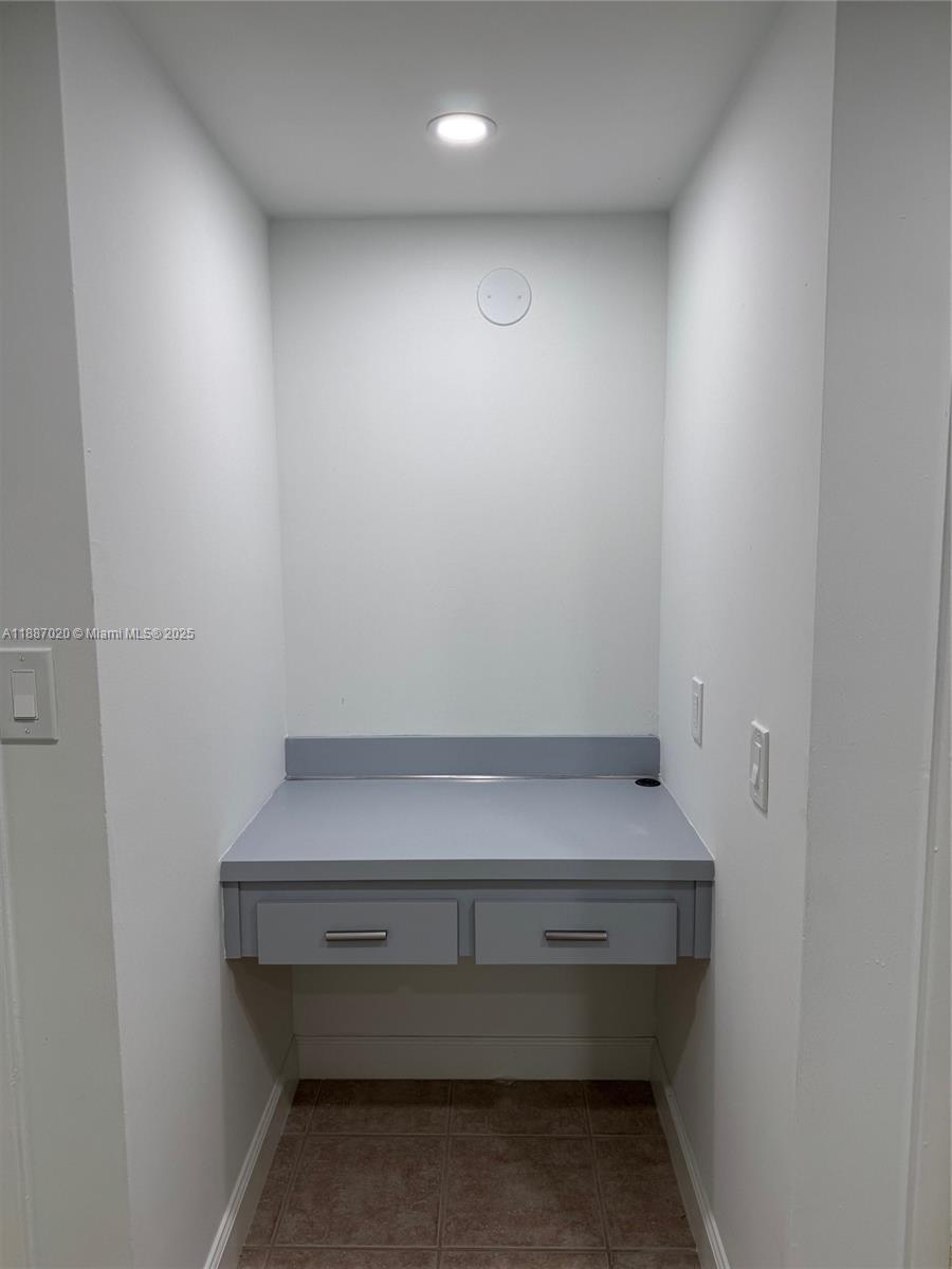 5100 Southwest 90th Avenue, Unit 203 Cooper City, FL 33328 - Photo 14 of 18 a view of room