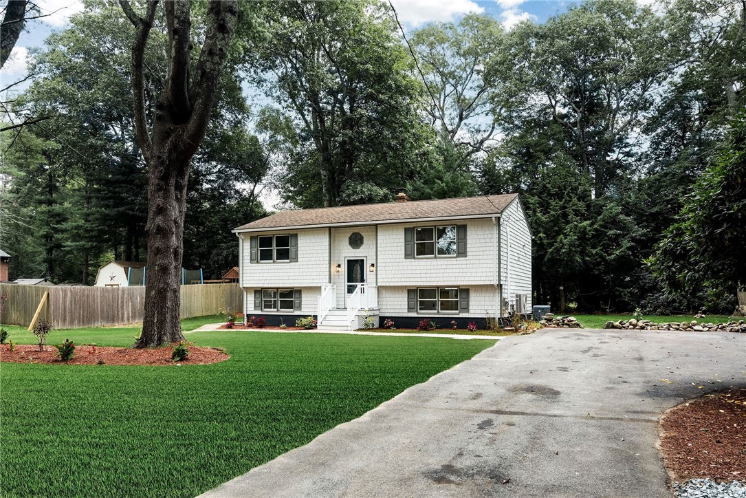 14 Partridge Drive Exeter, RI 02822 - Photo 4 of 45