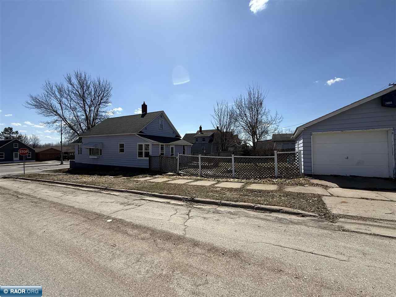 702 Broadway Gilbert, MN 55741 - Photo 14 of 50