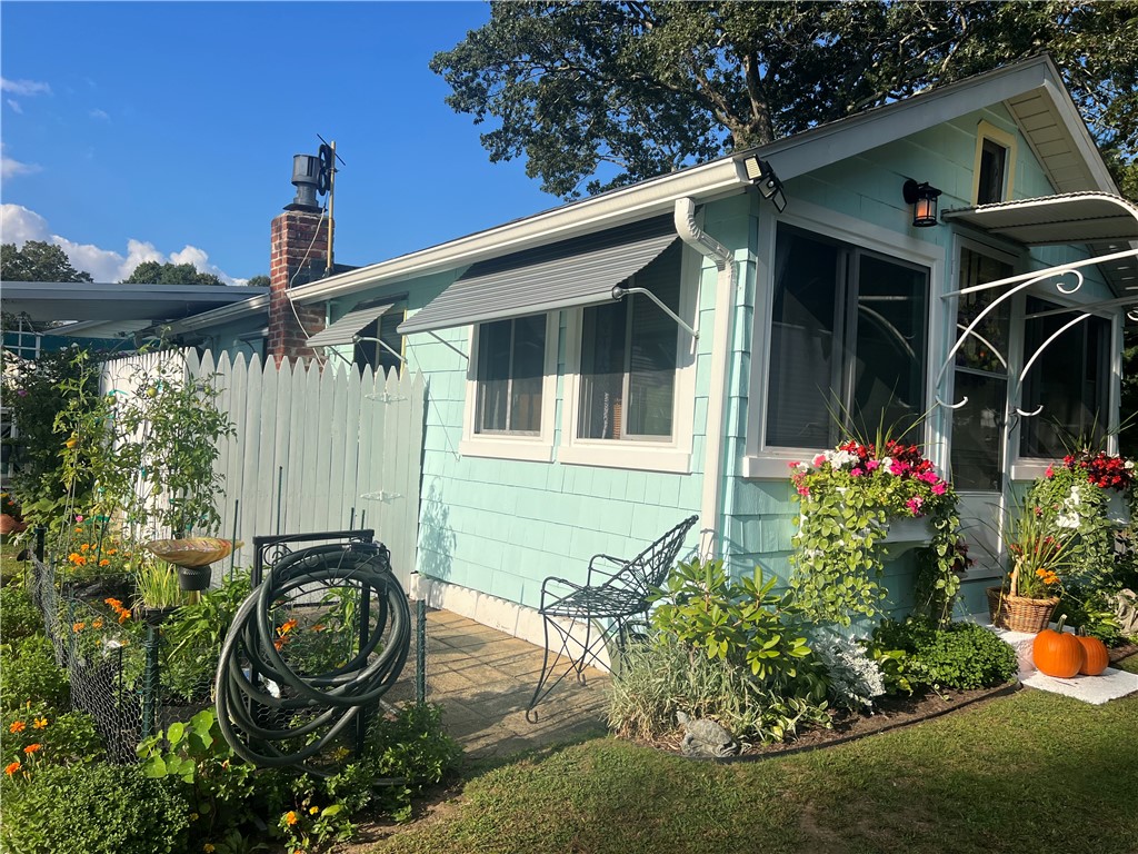 50 Andrew Comstock Road Warwick, RI 02886 - Photo 4 of 29