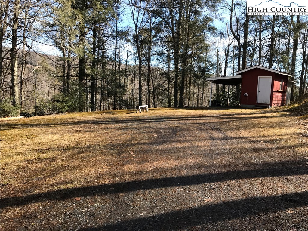 7382 Alford Ridge Road Newland, NC 28657 - Photo 11 of 20 Gallery Image 11