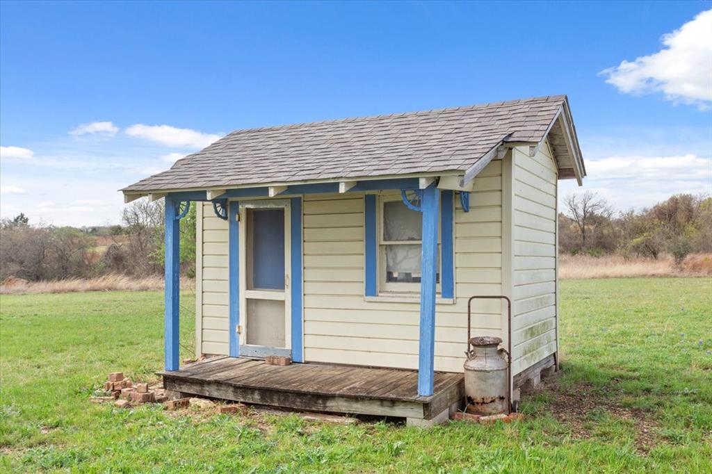146 Indian Paint Brush Road Eddy, TX 76524 - Photo 32 of 38 a view of a house with backyard