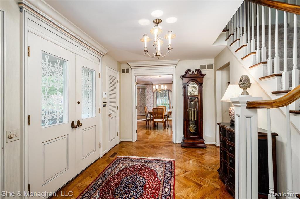 523 Thorntree Road Grosse Pointe Woods, MI 48236 - Photo 6 of 59