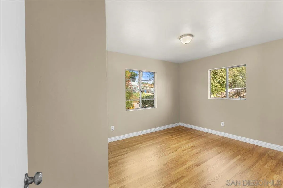 1263 Cresthill Road El Cajon, CA 92021 - Photo 12 of 26 Primary Bedroom