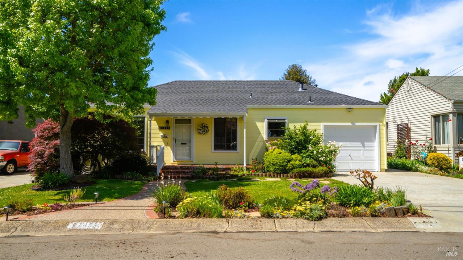 21451 Rizzo Avenue Castro Valley, CA 94546 - Photo 2 of 35