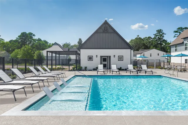 $2,509 | 9835 Willow Creek, Unit 610, Tomball, TX 77375