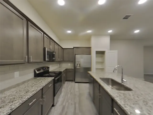 $2,459 | 9835 Willow Creek, Unit 610, Tomball, TX 77375