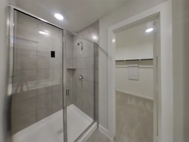 $2,509 | 9835 Willow Creek, Unit 610, Tomball, TX 77375