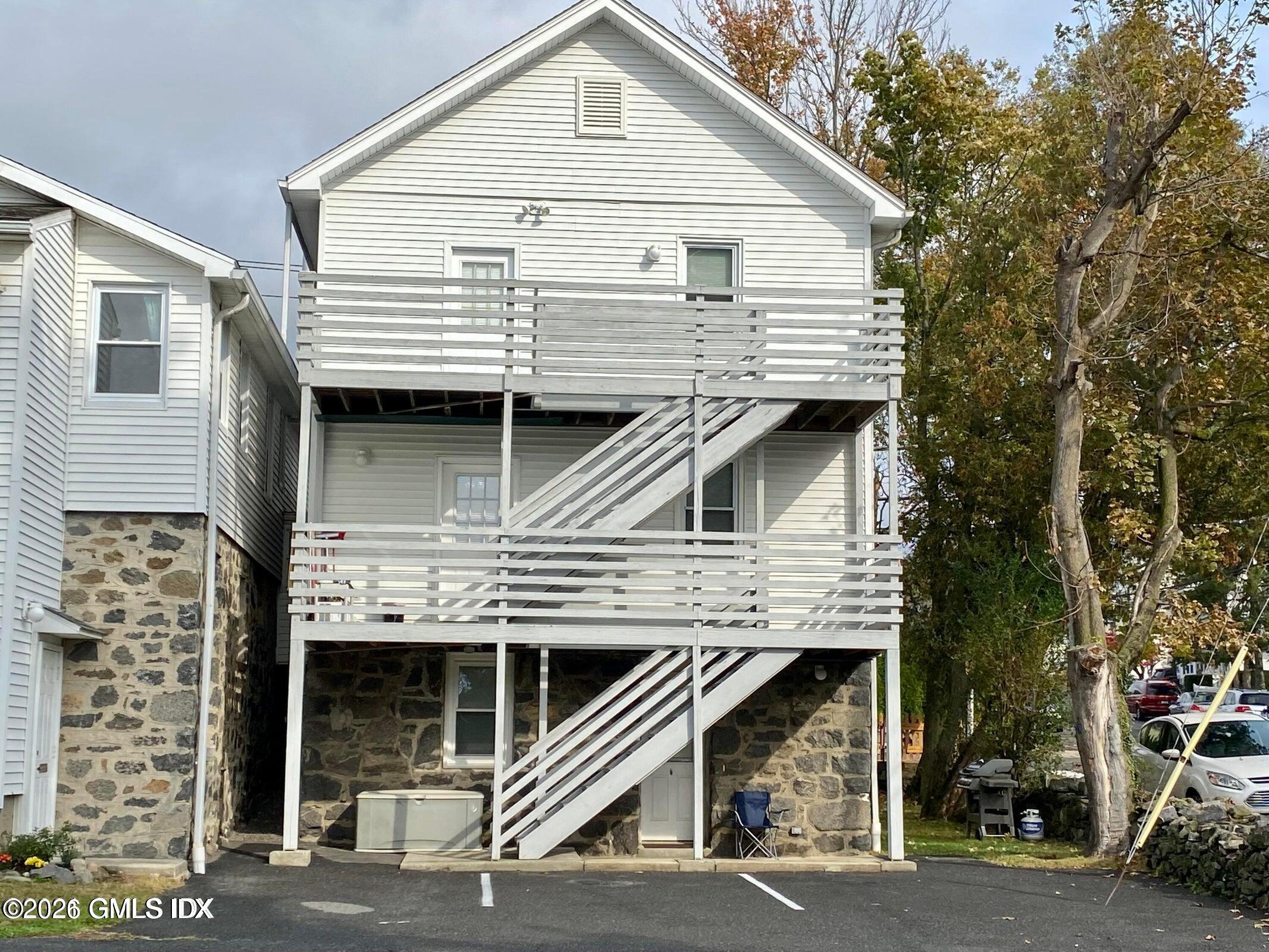 24 St Roch Avenue, Unit 2 Greenwich, CT 06830 - Photo 3 of 20 20240318183929158590000000-o