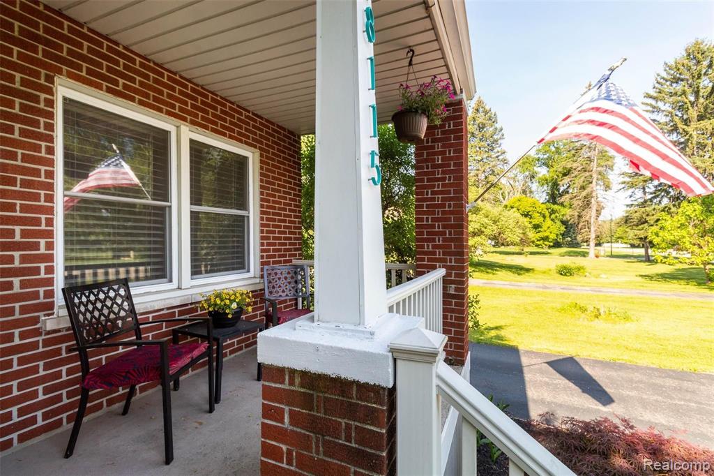 28115 Six Mile Road Livonia, MI 48154 - Photo 4 of 38