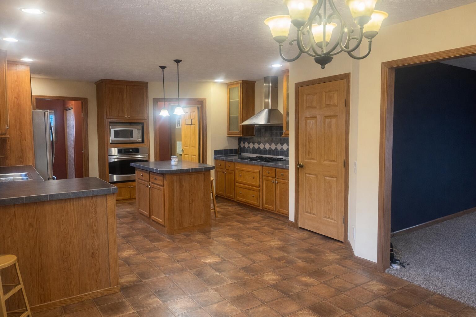 17026 H-Drive South Marshall, MI 49068 - Photo 5 of 31 F7F8D09B-4AA2-4904-8EBA-F4C3DFF1B82F