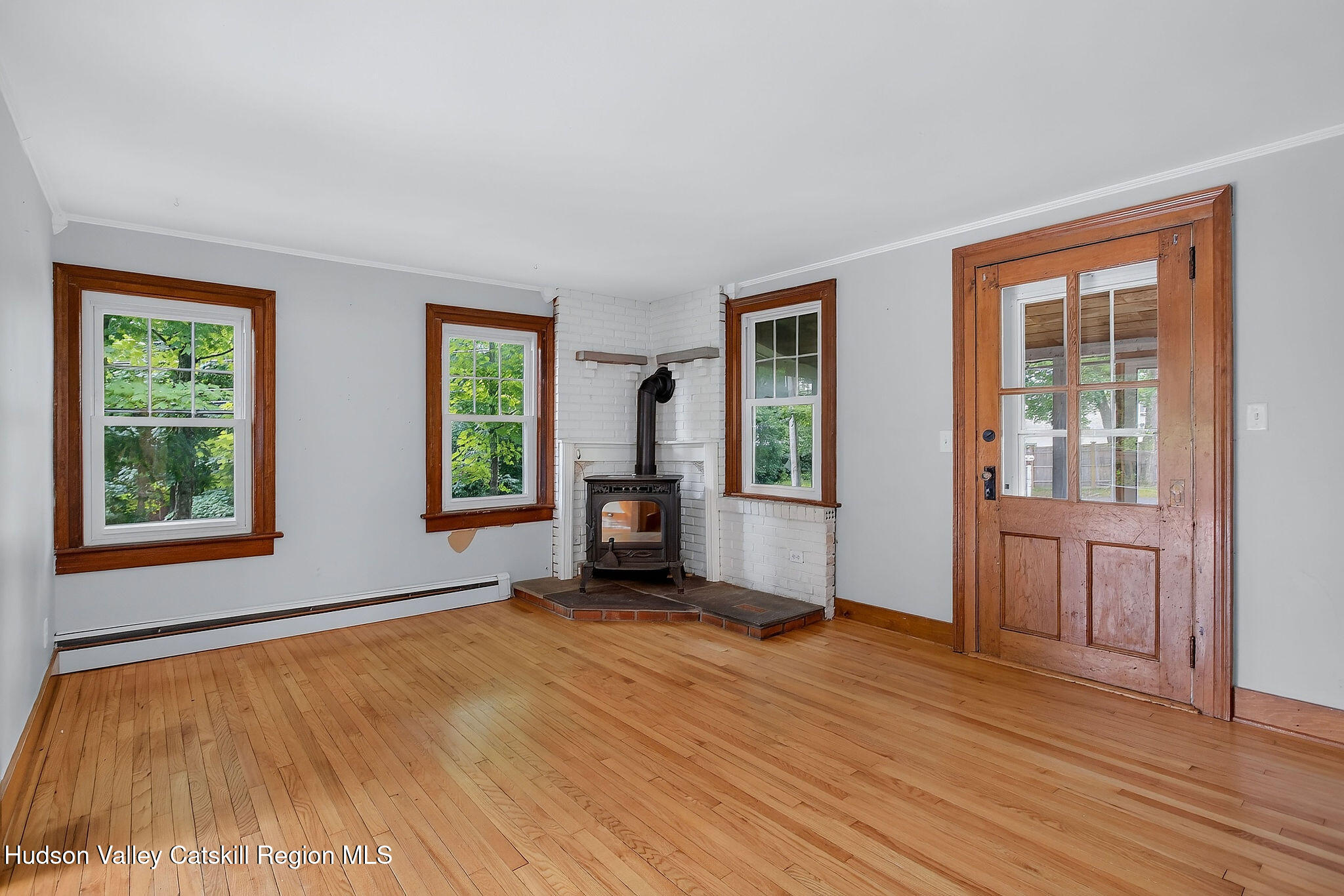 390 Water Street Road Hudson, NY 12534 - Photo 9 of 33 0028-living-room