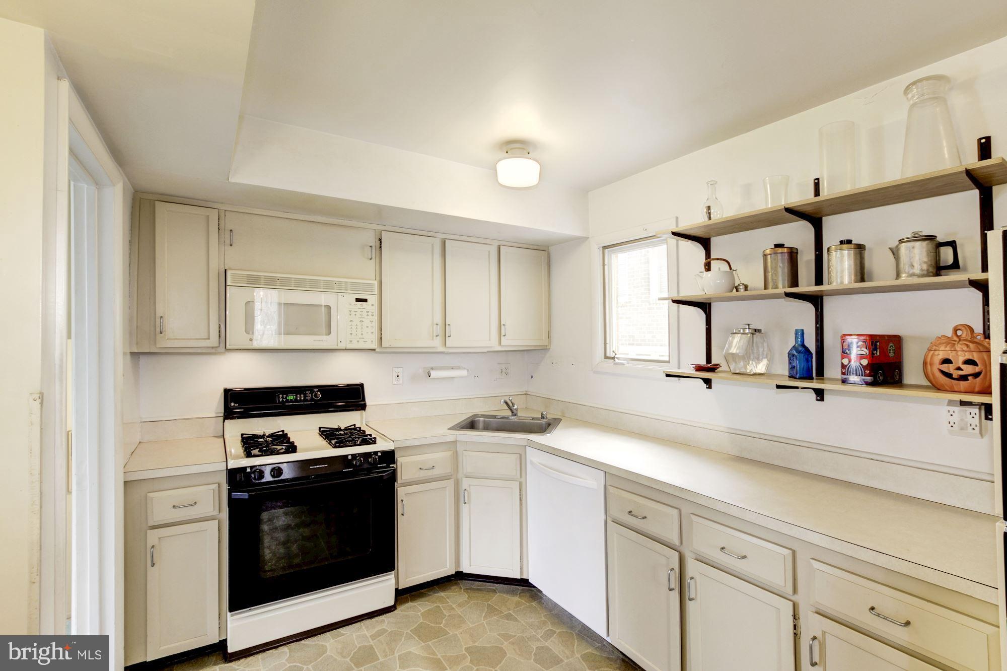 1932 Dundee Road Rockville, MD 20850 - Photo 11 of 37 Gallery Image 11