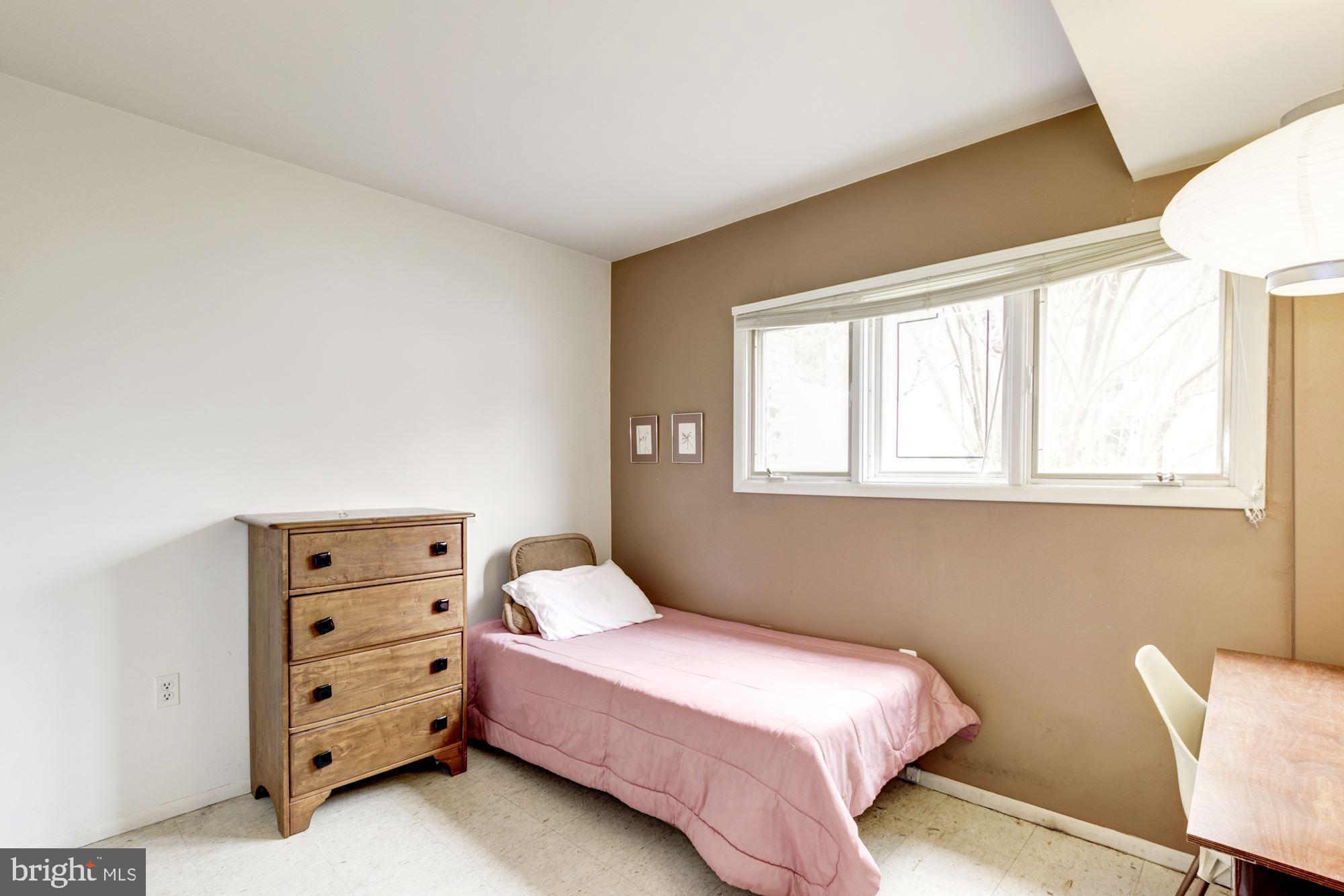 1932 Dundee Road Rockville, MD 20850 - Photo 27 of 37 Gallery Image 27