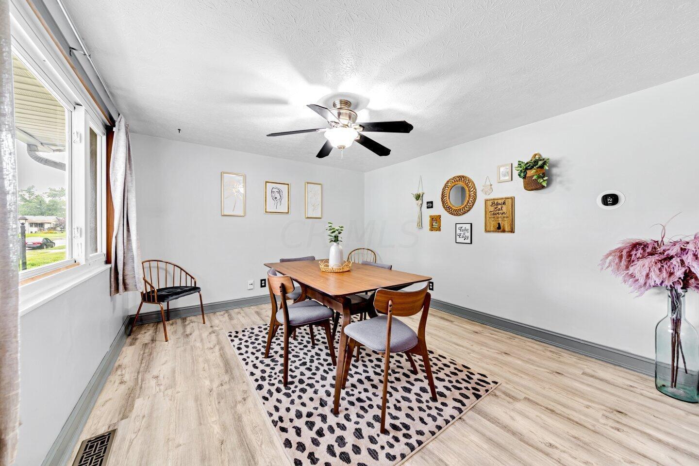 1868 Brookfield Road Columbus, OH 43229 - Photo 12 of 34 Large dining area