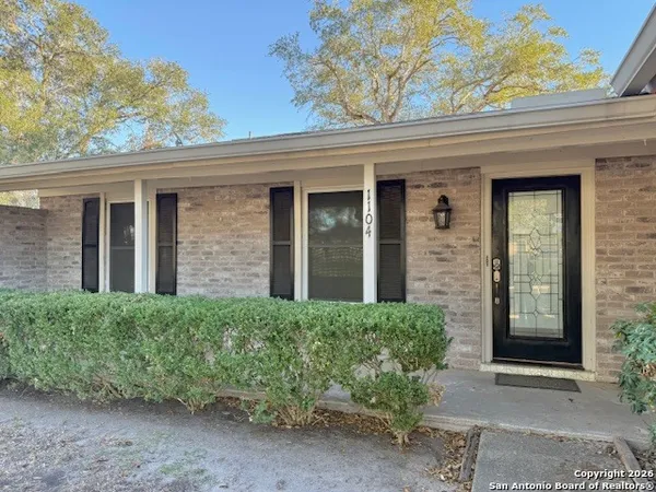 $294,000 | 1104 Newhall Street, Beeville, TX 78102