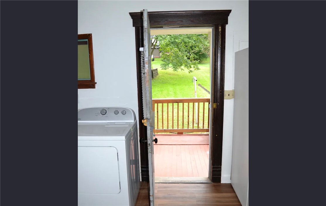 126 West 3rd Street Corning, NY 14830 - Photo 3 of 26