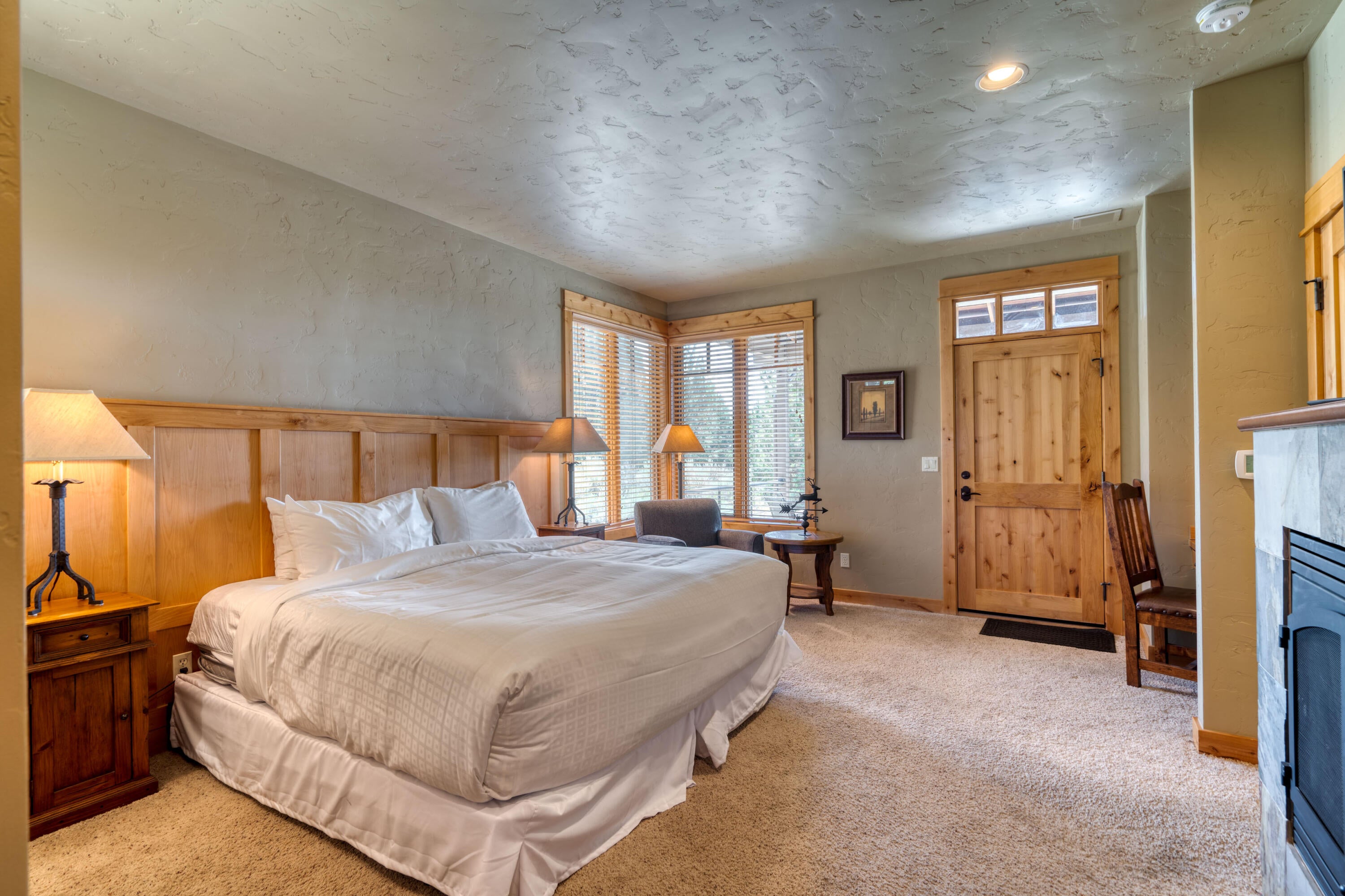 16727 South W Brasada Ranch Road Powell Butte, OR 97753 - Photo 11 of 31 Large suite