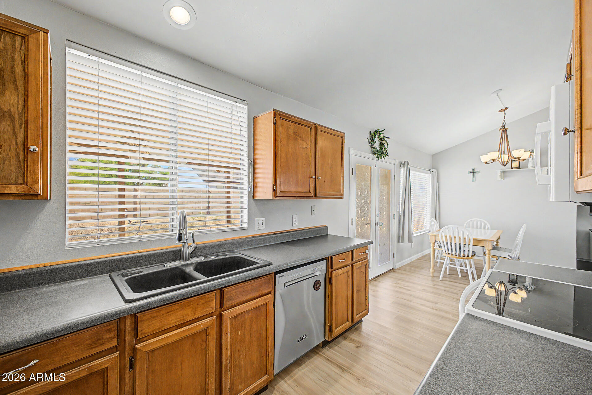 1118 East Utopia Road Phoenix, AZ 85024 - Photo 16 of 30 16 - Utopia