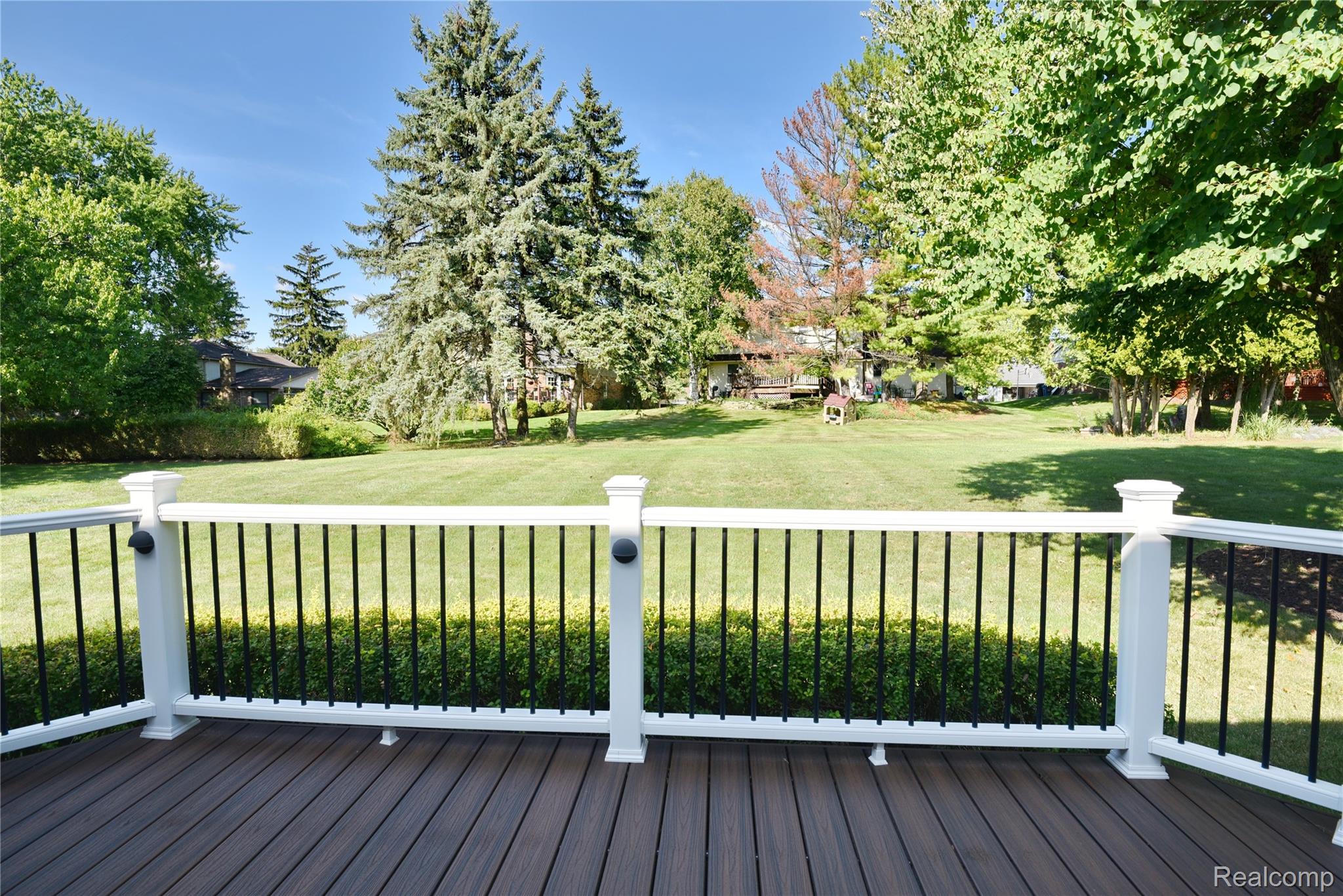 1325 Royal Crescent Street Rochester, MI 48306 - Photo 38 of 43 1325 Royal Crescent_37.JPG