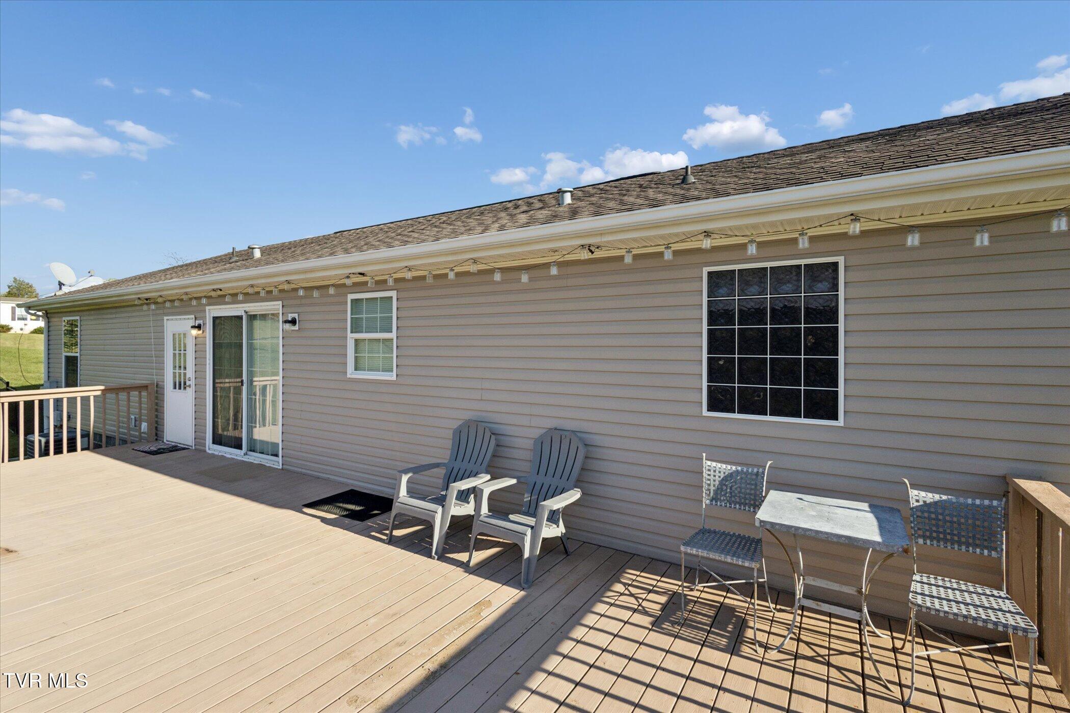 151 Rolling Hills Road Church Hill, TN 37642 - Photo 32 of 37 32-151 Rolling Hls Dr-WindowStill-Photog