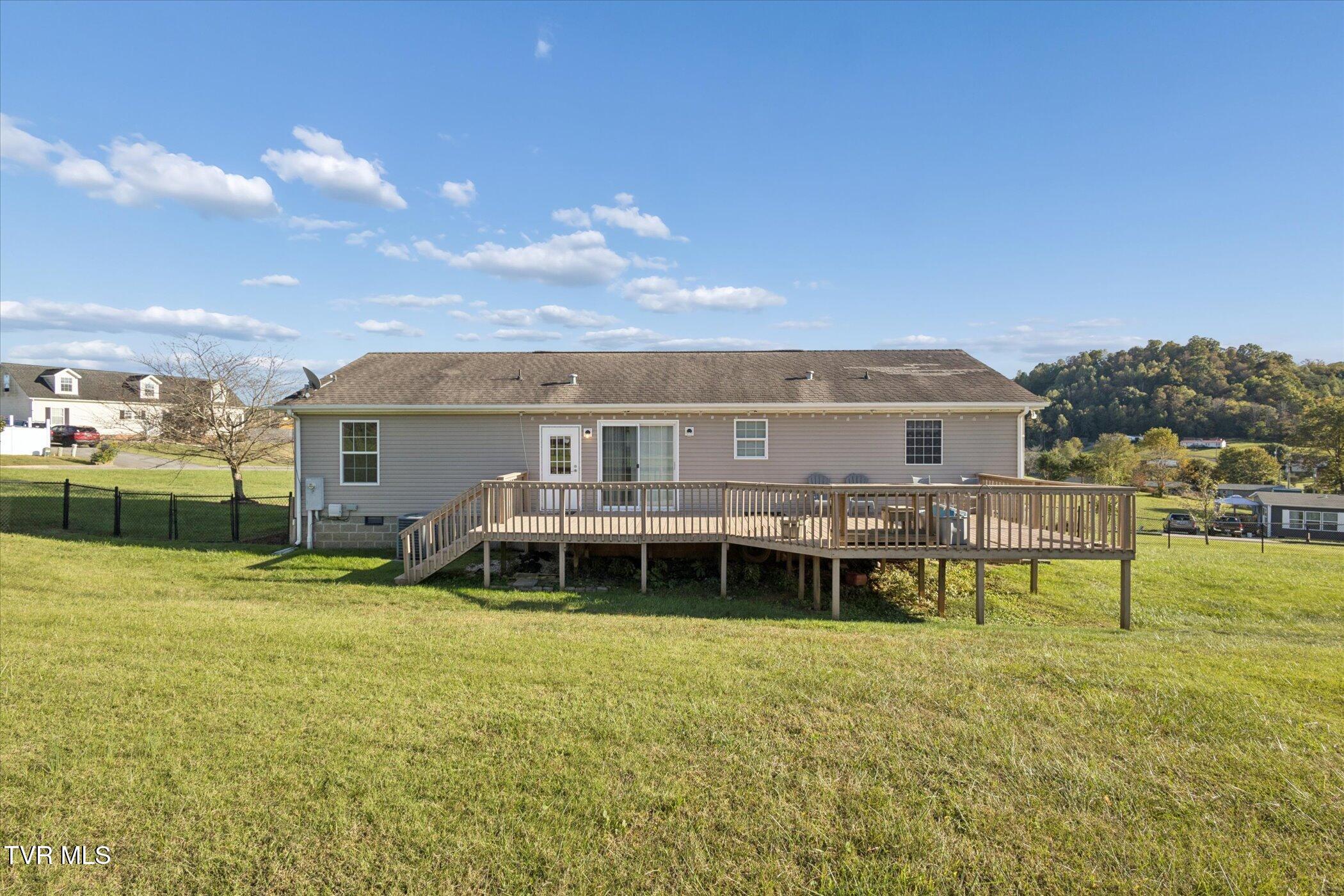 151 Rolling Hills Road Church Hill, TN 37642 - Photo 34 of 37 34-151 Rolling Hls Dr-WindowStill-Photog