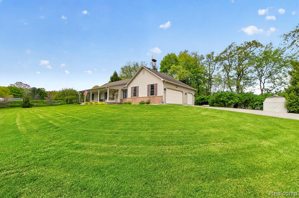 7659 Clyde Road Fenton, MI 48430 - Photo 4 of 52