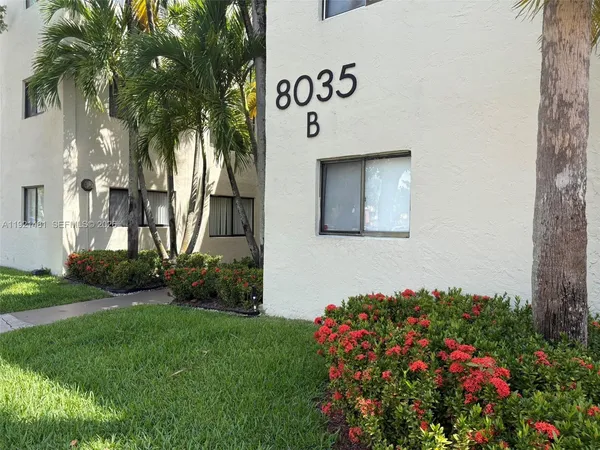 $2,200 | 8035 Southwest 107th Avenue, Unit 110, Miami, FL 33173