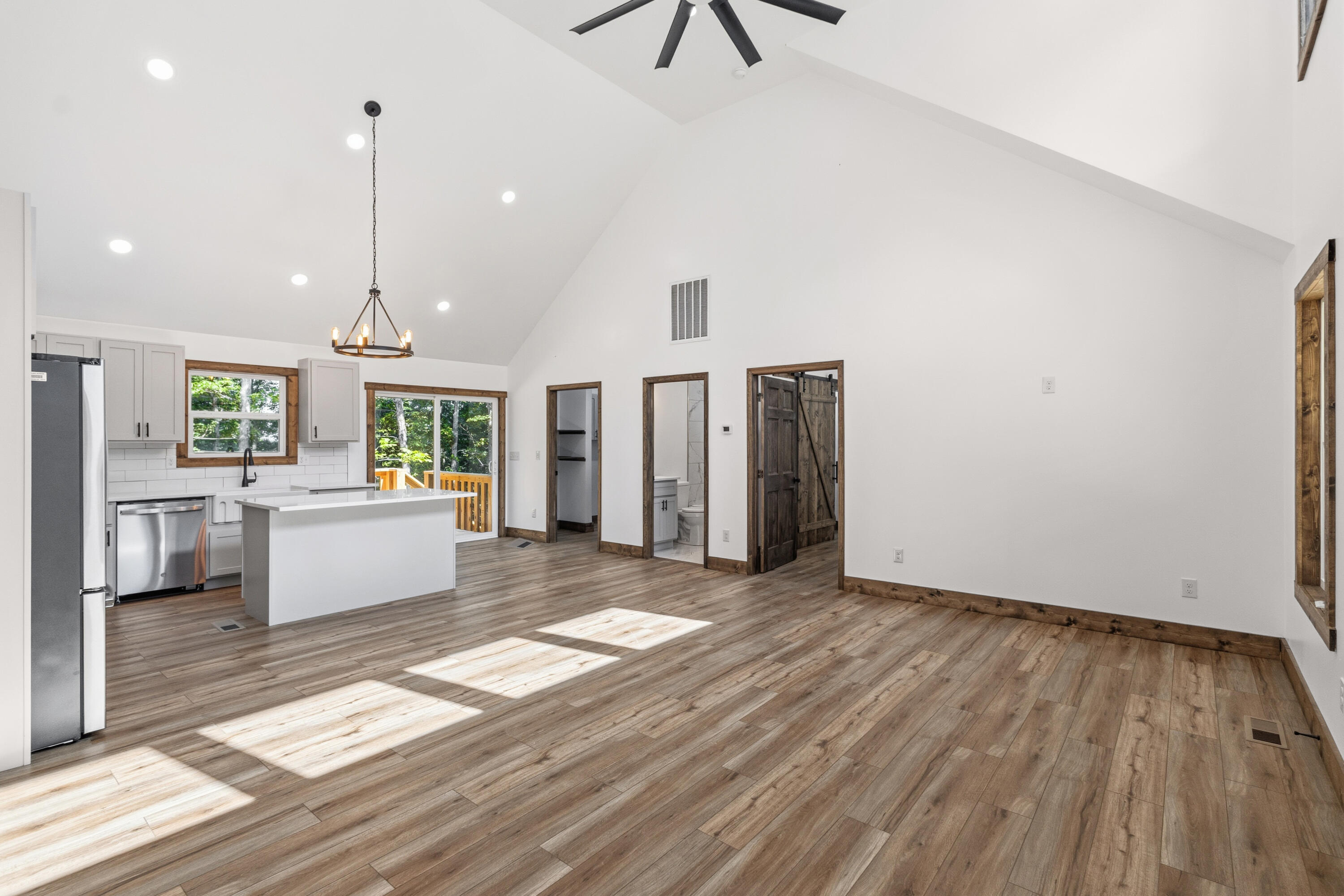 2377 Porch Rock Road Pikeville, TN 37367 - Photo 7 of 42 008