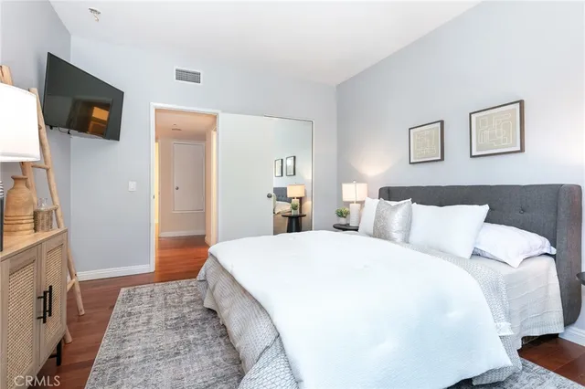 $1,100,000 | 817 10th Street, Unit 104, Santa Monica, CA 90403