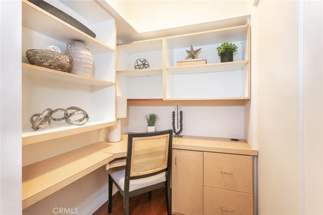 $1,100,000 | 817 10th Street, Unit 104, Santa Monica, CA 90403